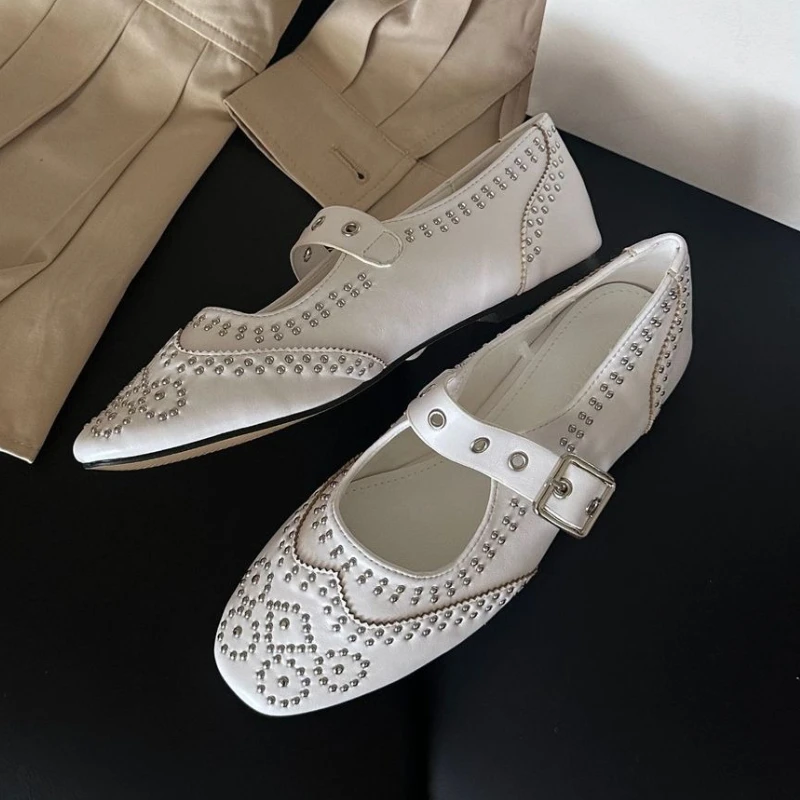 Retro Rivet Buckle Design Flat - đánh giá và giá Women Shoes Brands