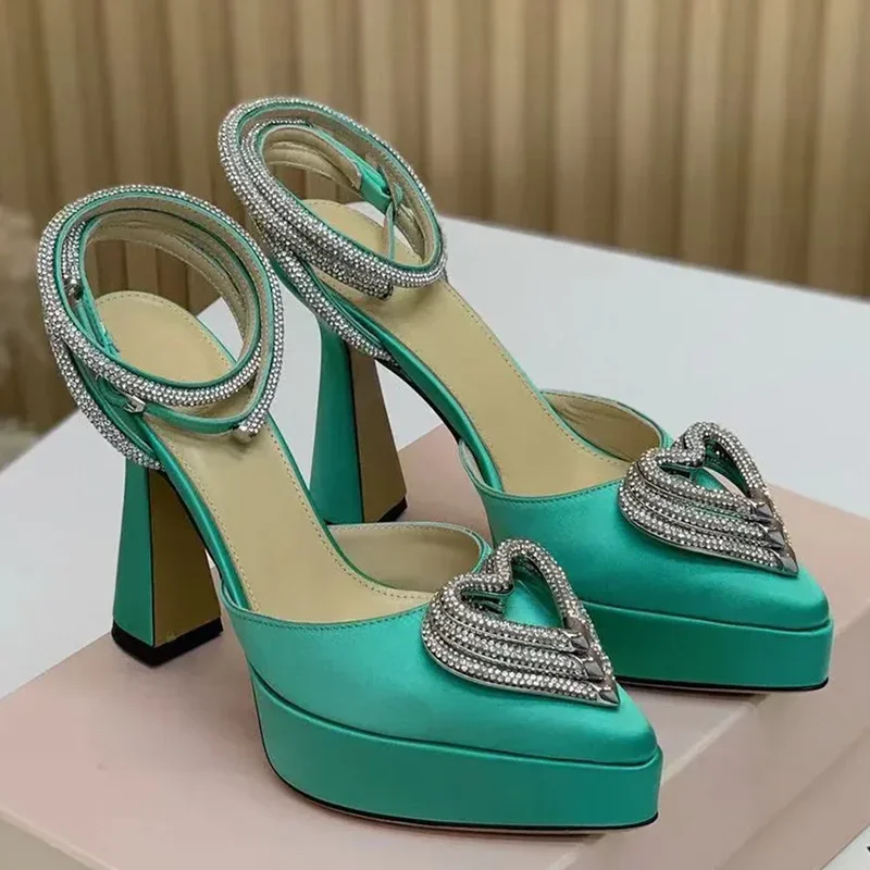 Platform Crystal Love Decorati - đánh giá và giá Pointed Toe Flat